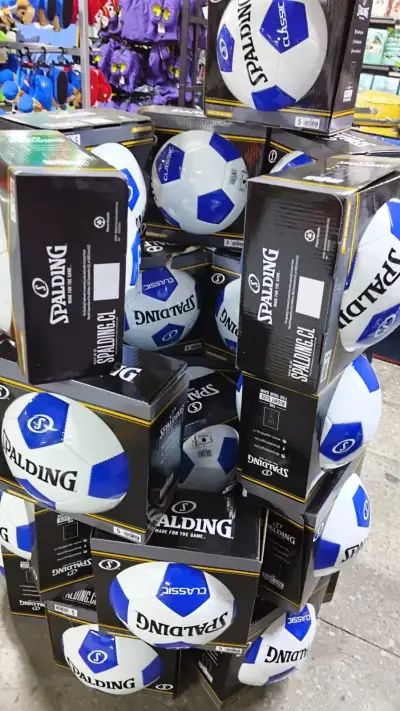 Balón de Fútbol Spalding Classic Talla 5 - miniatura 3
