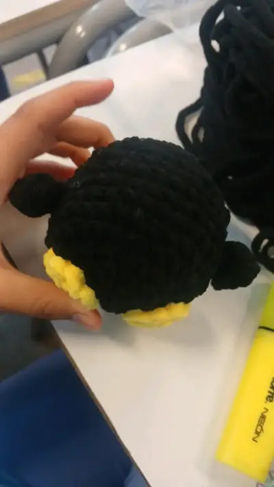 Peluche de pingüino tejido a mano - miniatura 3