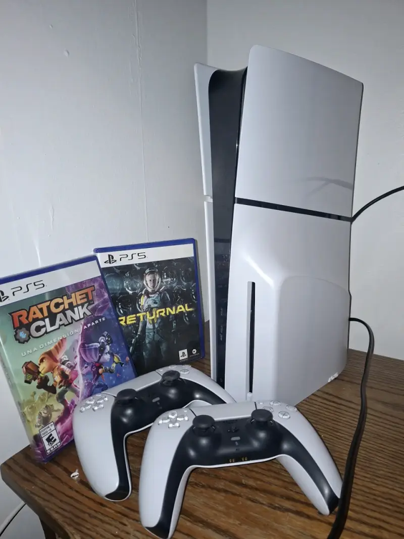 PS5 Slim Con Disco,2 juegos 1TB,2 mandos - 1