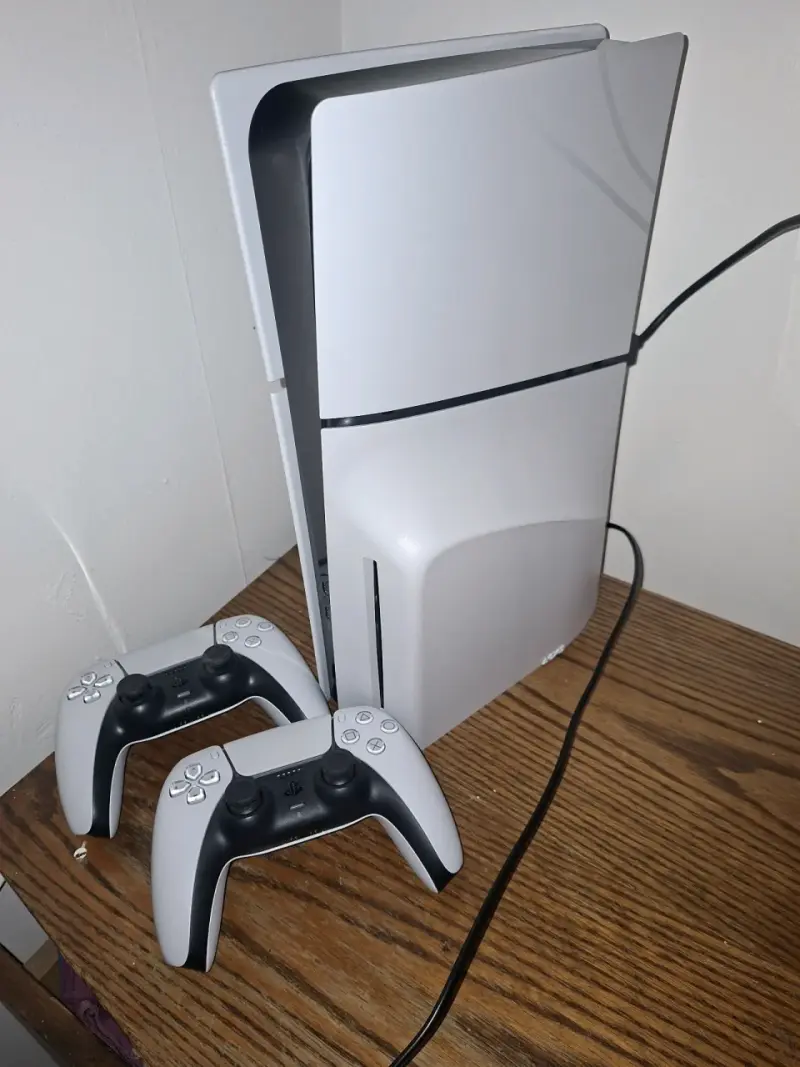 PS5 Slim Con Disco,2 juegos 1TB,2 mandos - 2