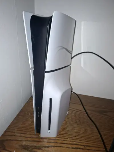 PS5 Slim Con Disco,2 juegos 1TB,2 mandos - miniatura 3