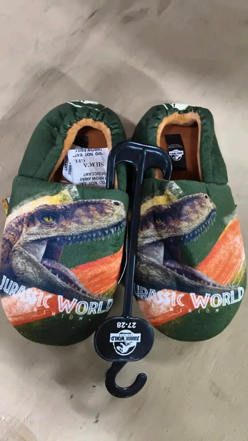 Pantuflas infantiles Capitán América y Jurassic World - 2