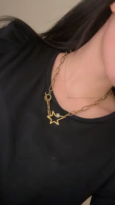 Collar de cadena dorada con estrella - miniatura 1