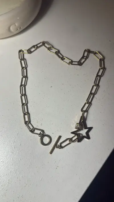 Collar de cadena dorada con estrella - miniatura 2
