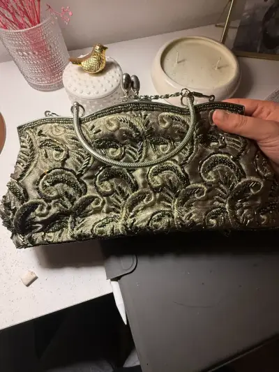 Cartera de mano bordada elegante - miniatura 3