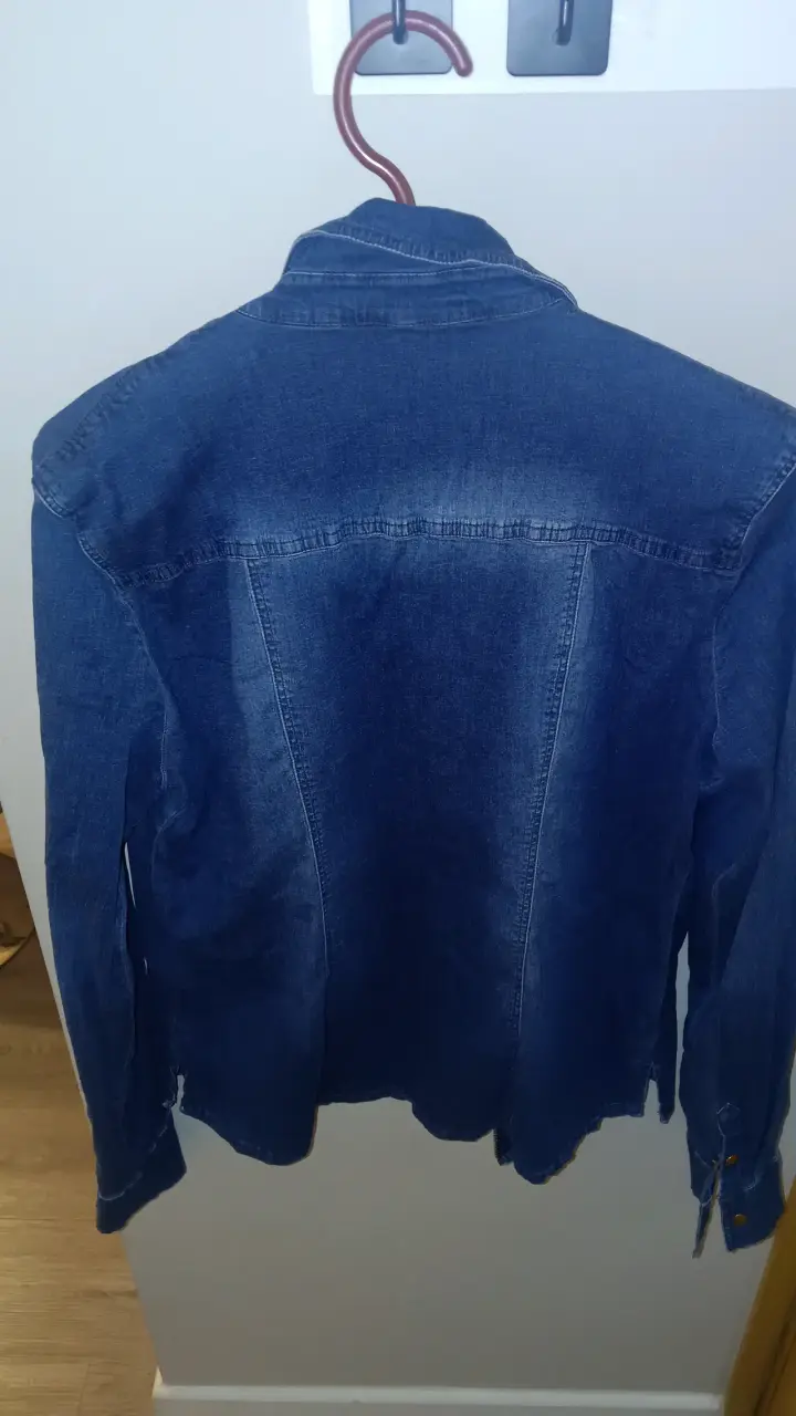 Chaqueta de mezclilla azul con cierre Guess - 3