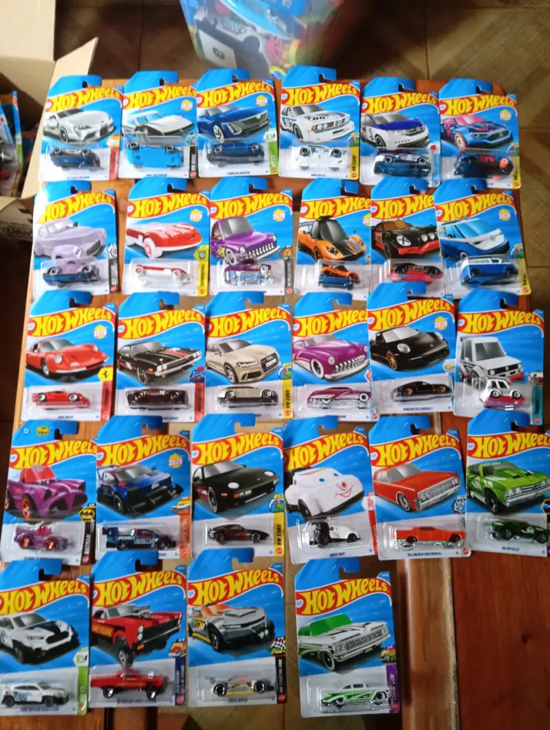 Lote de 28 Autos Hot Wheels nuevos - 3