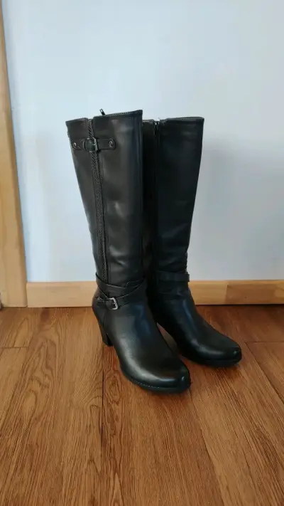 Botas negras de cuero para mujer con tacón alto - miniatura 1