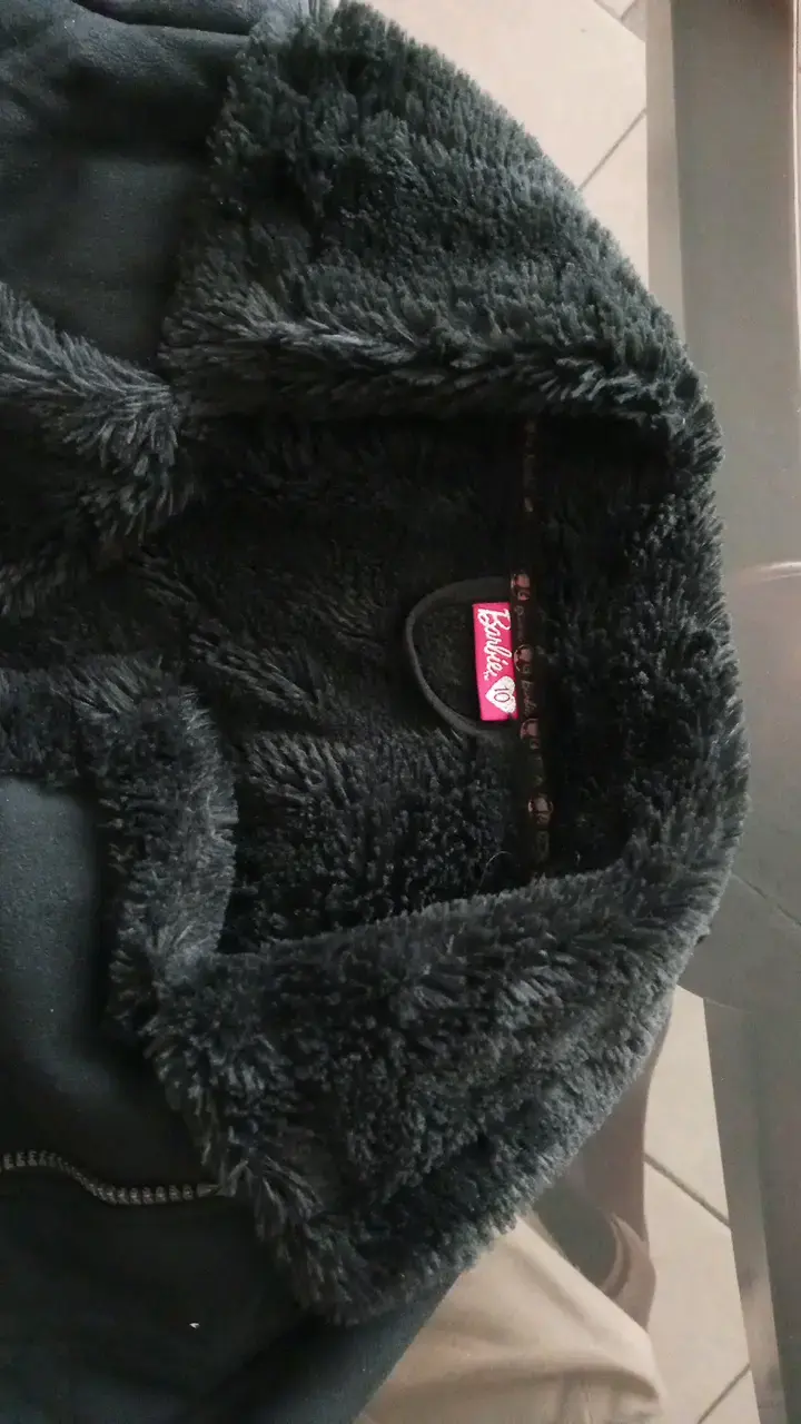 Chaqueta negra con forro de peluche Barbie - 4