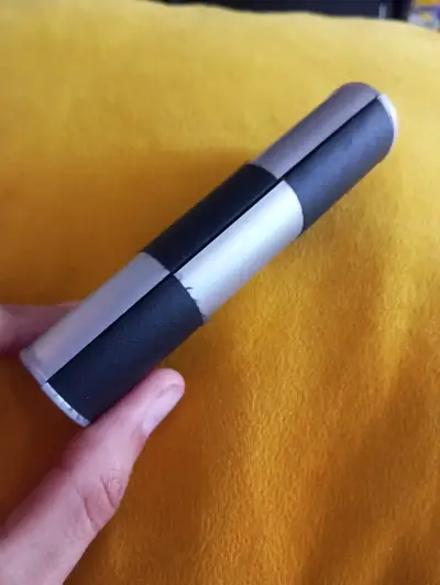 Calculadora portátil con estuche metálico - miniatura 3