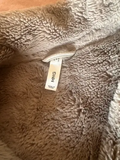 Chaqueta de mujer con forro de piel sintética gris - miniatura 3