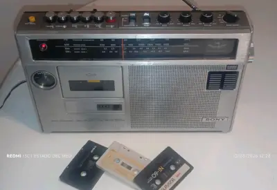Radio cassette vintage Sony CF-470S - miniatura 2