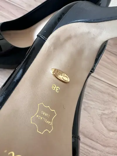 Zapatos de tacón abiertos negros con tachas Gael - miniatura 2