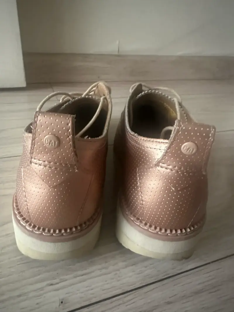Zapatos de mujer dorados con plataforma - 4