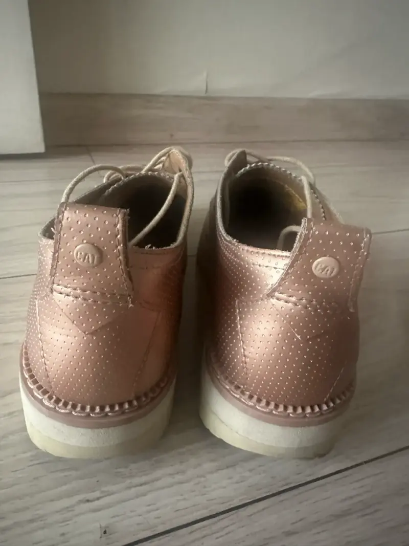 Zapatos de mujer dorados con plataforma - 5