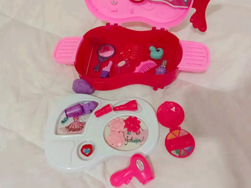 Set de maquillaje infantil en maletín rosa - 1