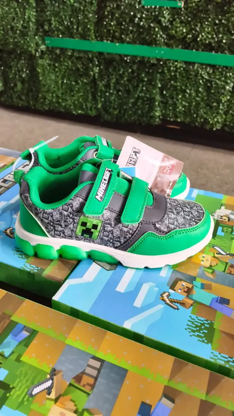 Zapatillas infantiles Lightyear y Minecraft - 3