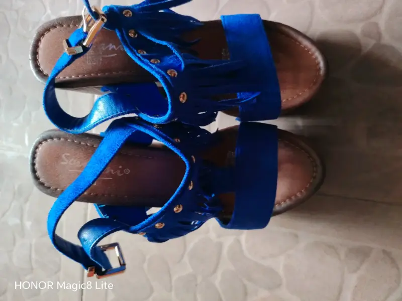 Sandalias de tacón azul con flecos para mujer - 1