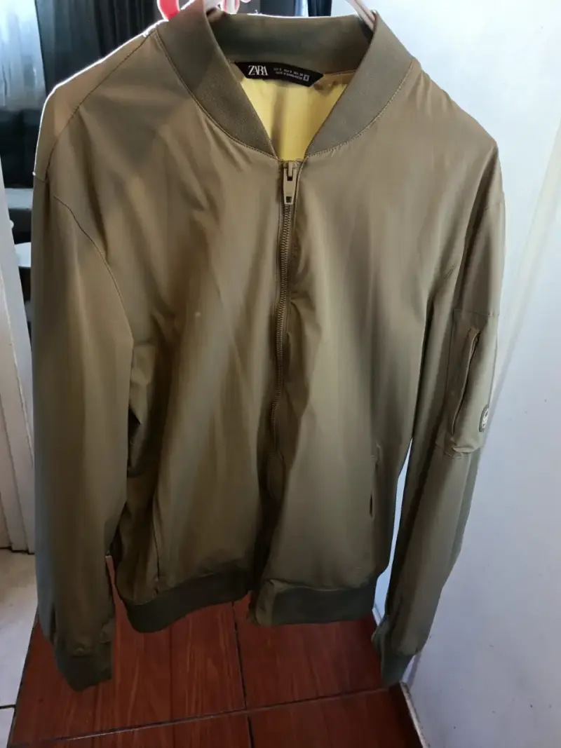 Chaqueta Bomber Verde Oliva Zara - 2