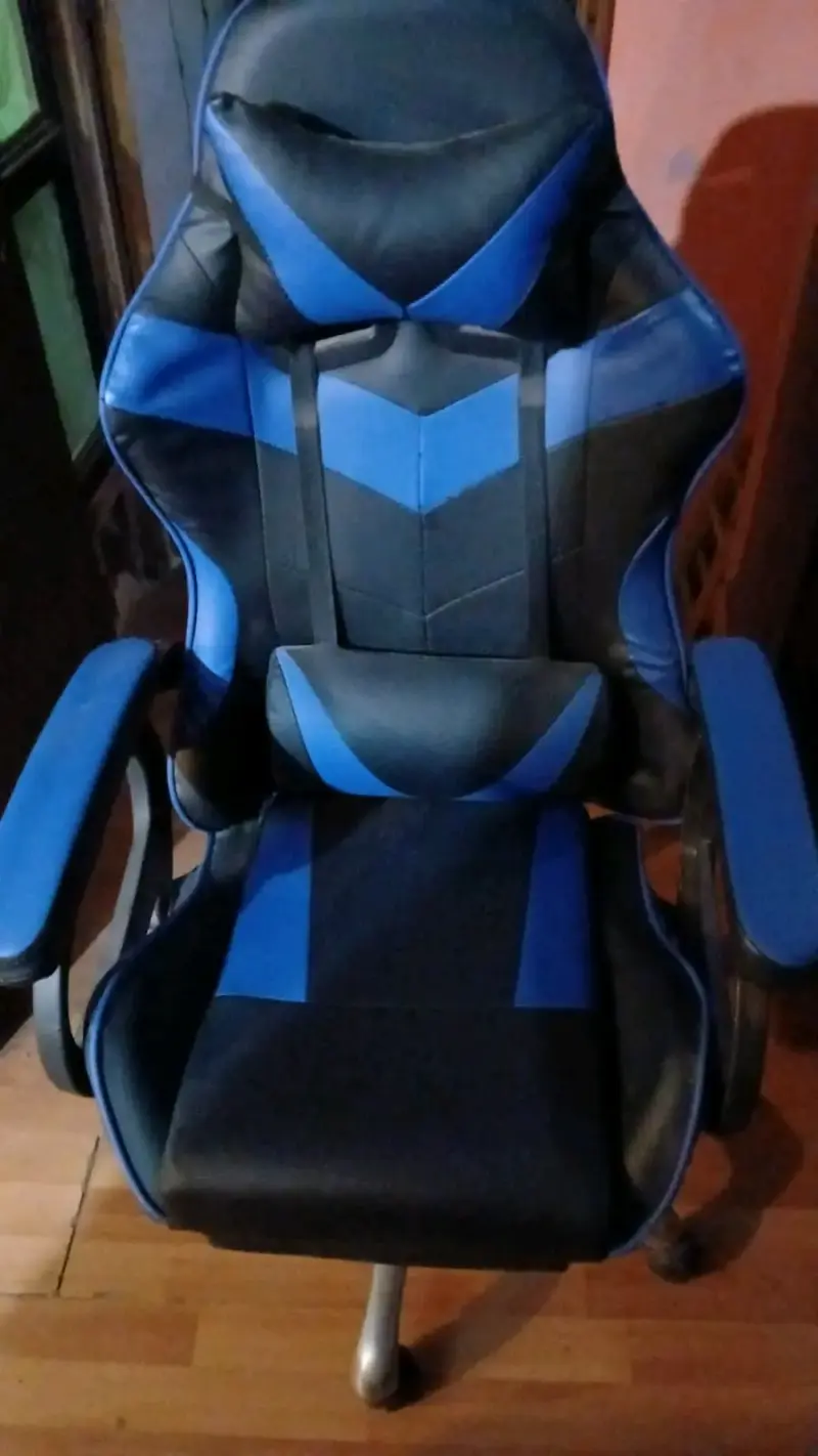 Silla gamer ergonómica azul y negra