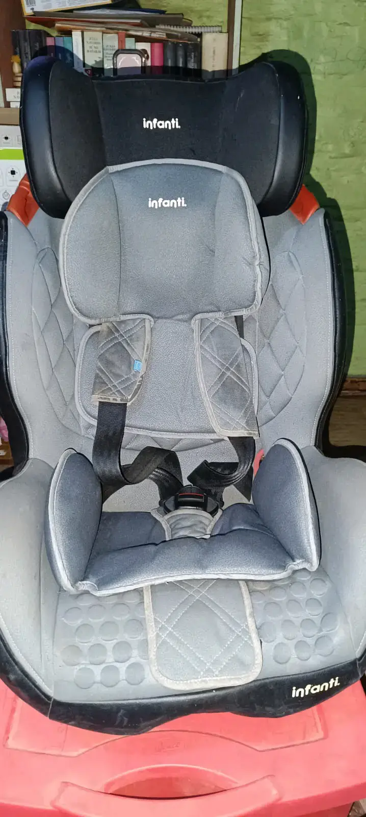 Silla de Auto Infantil Negra con Protección Latera - 2