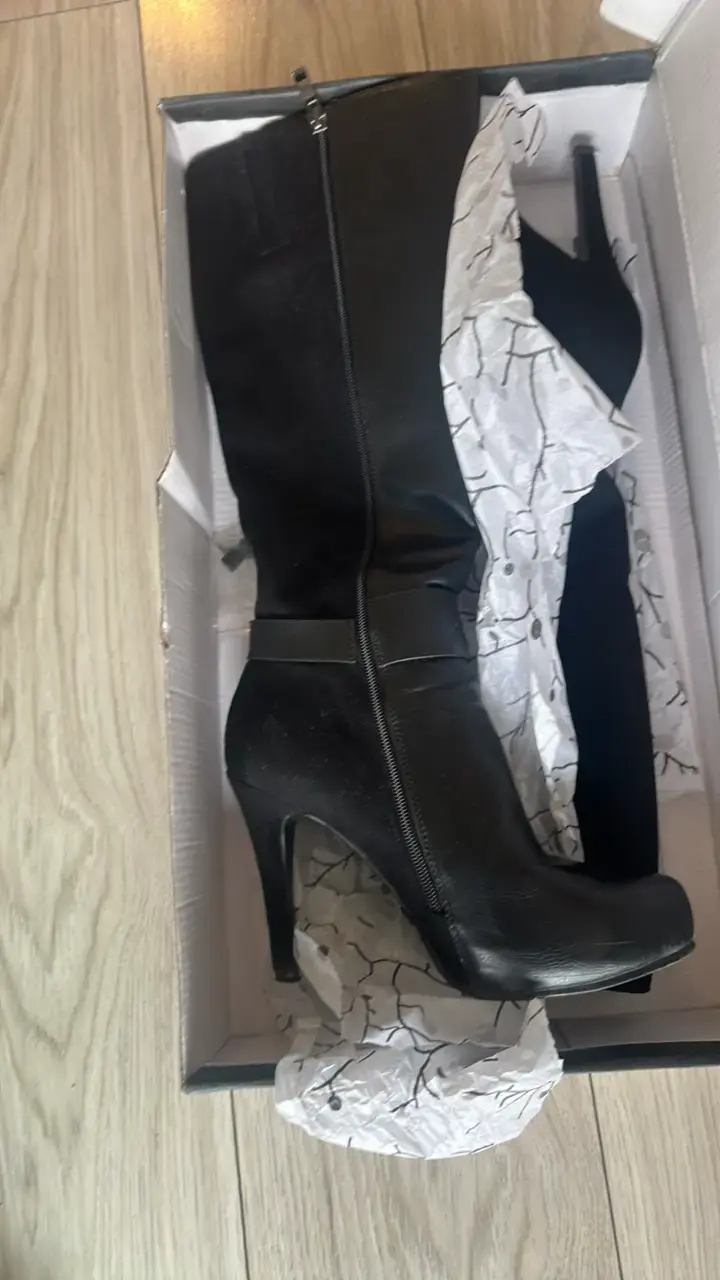 Botas de cuero negras con tacón alto - 5