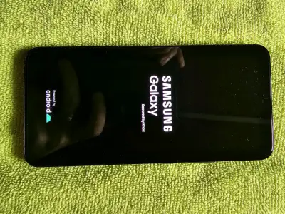 Samsung Galaxy en buen estado con pantalla grande - miniatura 1