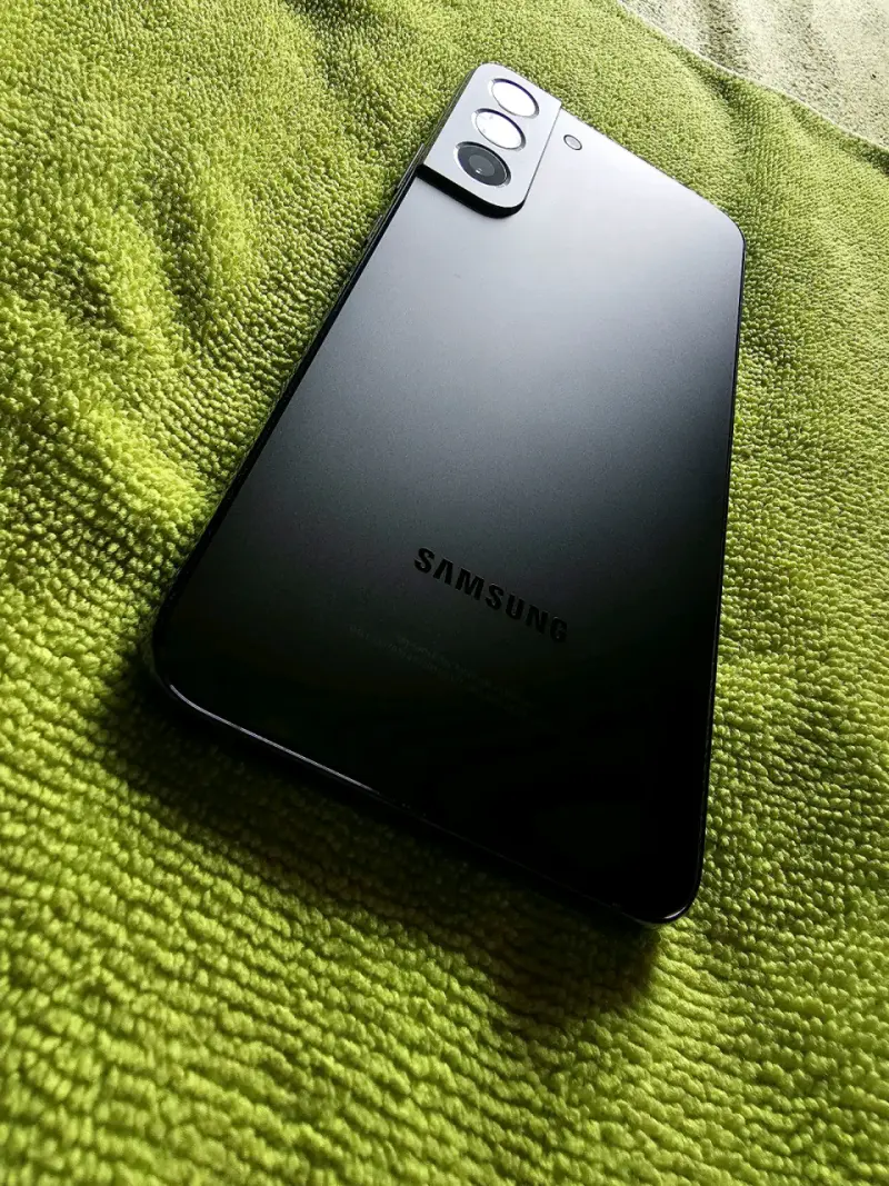 Samsung Galaxy en buen estado con pantalla grande - 2