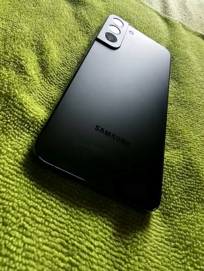 Samsung Galaxy en buen estado con pantalla grande - miniatura 2
