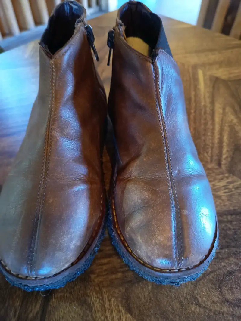 Botines de cuero marrón