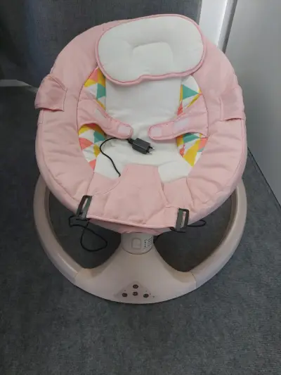Silla mecedora para bebé rosa con cinturón - miniatura 2