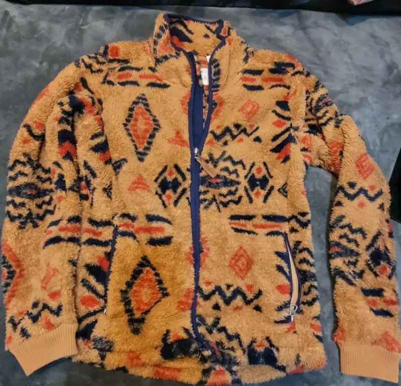 Polar de lana con diseño étnico