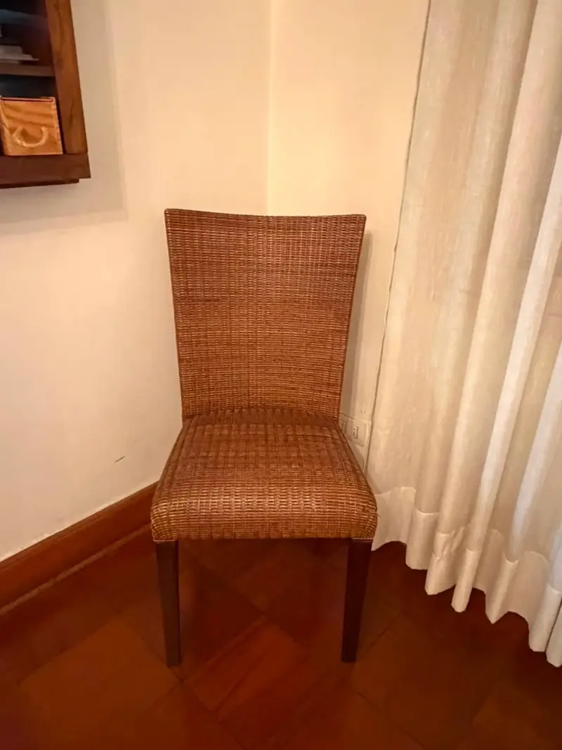 Juego de comedor con mesa de vidrio y sillas de mimbre - 3
