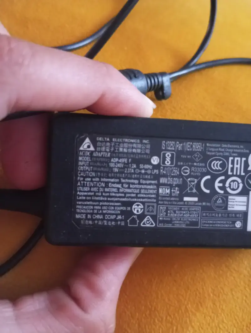 Cargador Notebook Original Delta 19V 2.37A (45W) A - 1