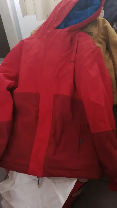 linda chaqueta eable roja para de 7 -8 y  añosniña - miniatura 3