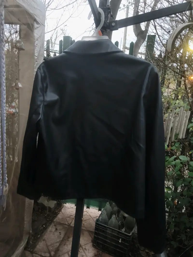 Chaqueta de ecocuero negra University - 3