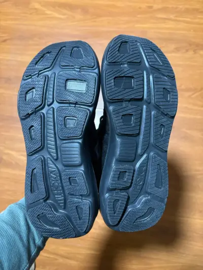 Zapatillas running Hoka negras para hombre - miniatura 2