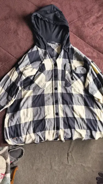 Camisa de franela a cuadros con capucha - miniatura 1