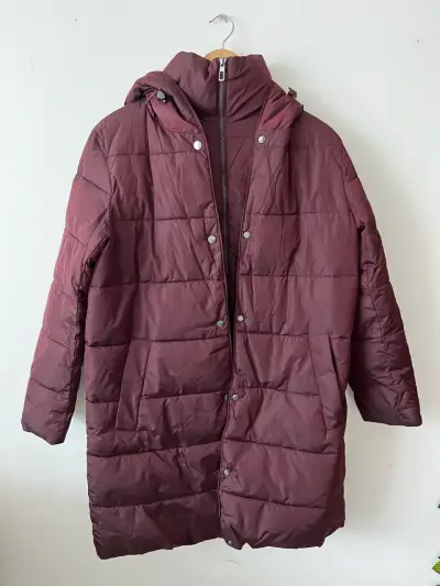 Parka larga acolchada burdeo para mujer - miniatura 1