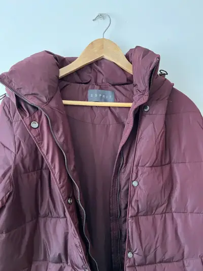 Parka larga acolchada burdeo para mujer - miniatura 3