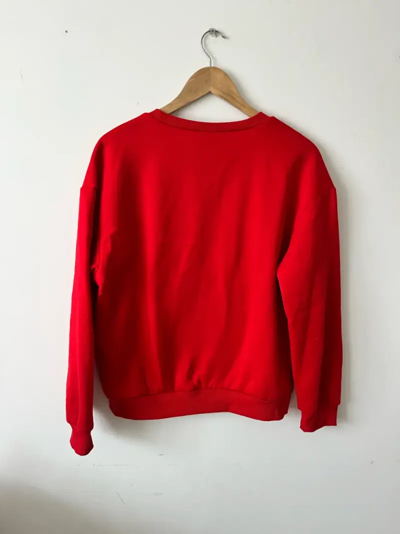 Polerón rojo con diseño de corazón Shein - 2