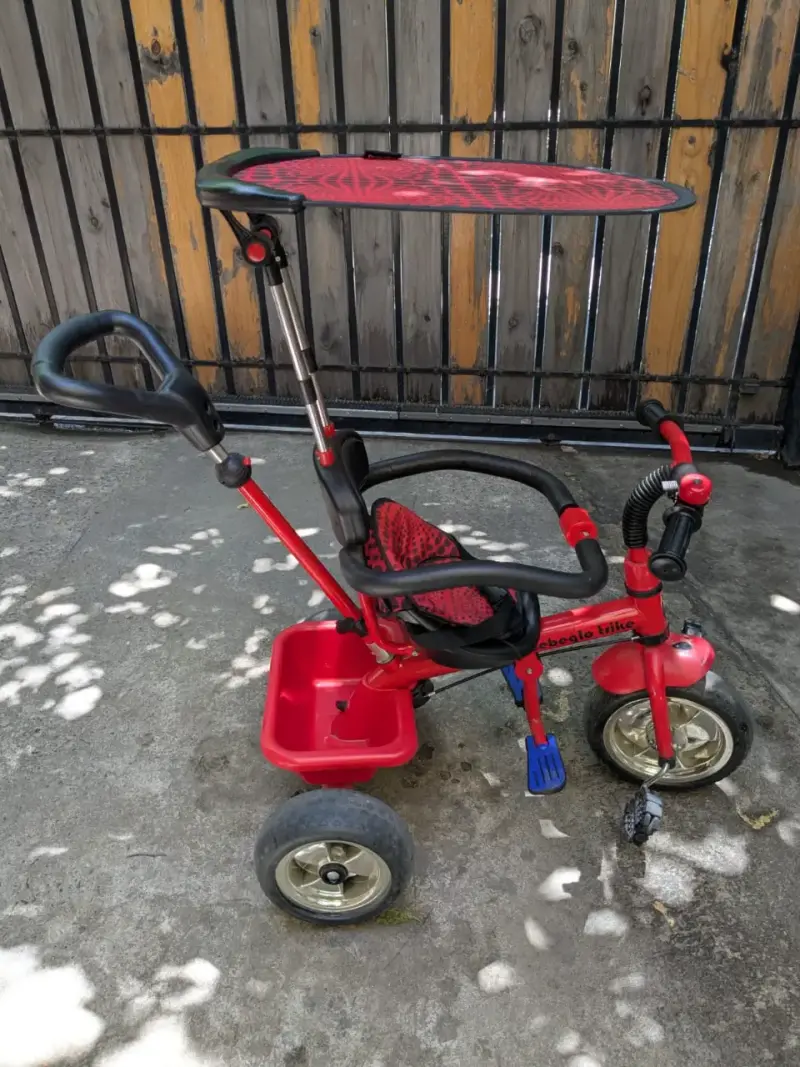 Triciclo infantil con techo de chinita desmontable - 1