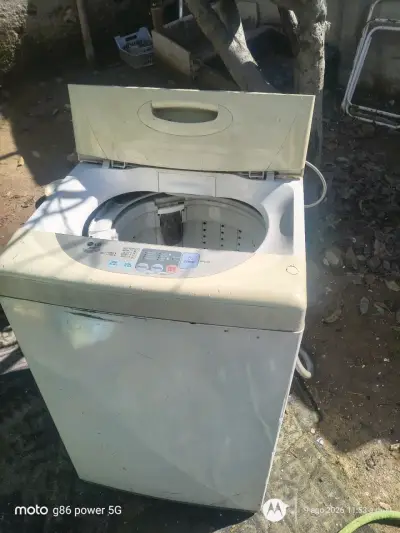 Lavadora automática LG usada en buen estado - miniatura 1