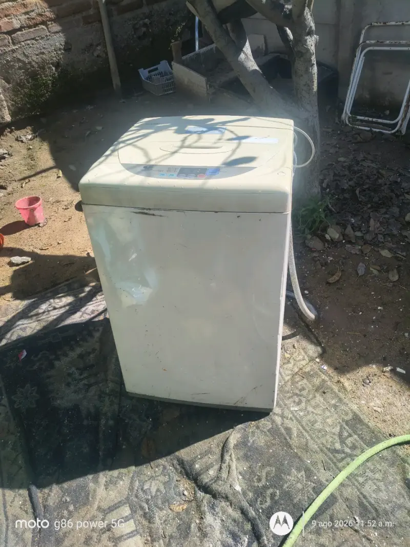 Lavadora automática LG usada en buen estado - 2