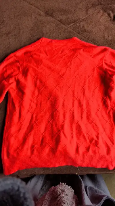 Chaleco rojo de lana para mujer - miniatura 3