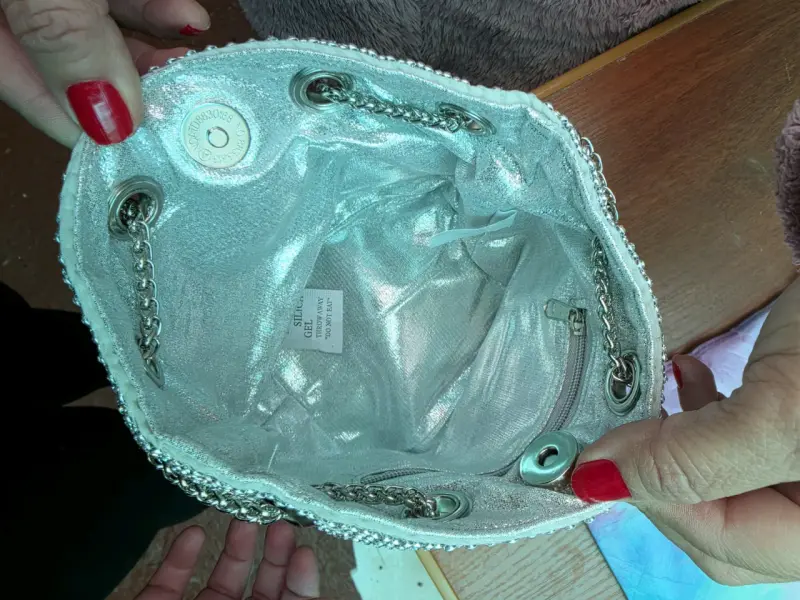 Bolso de mano plateado con cadena Sei - 3