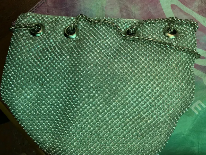 Bolso de mano plateado con cadena Sei - 4