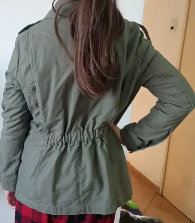 Chaqueta de campo verde oliva H&M con bolsillos - miniatura 3
