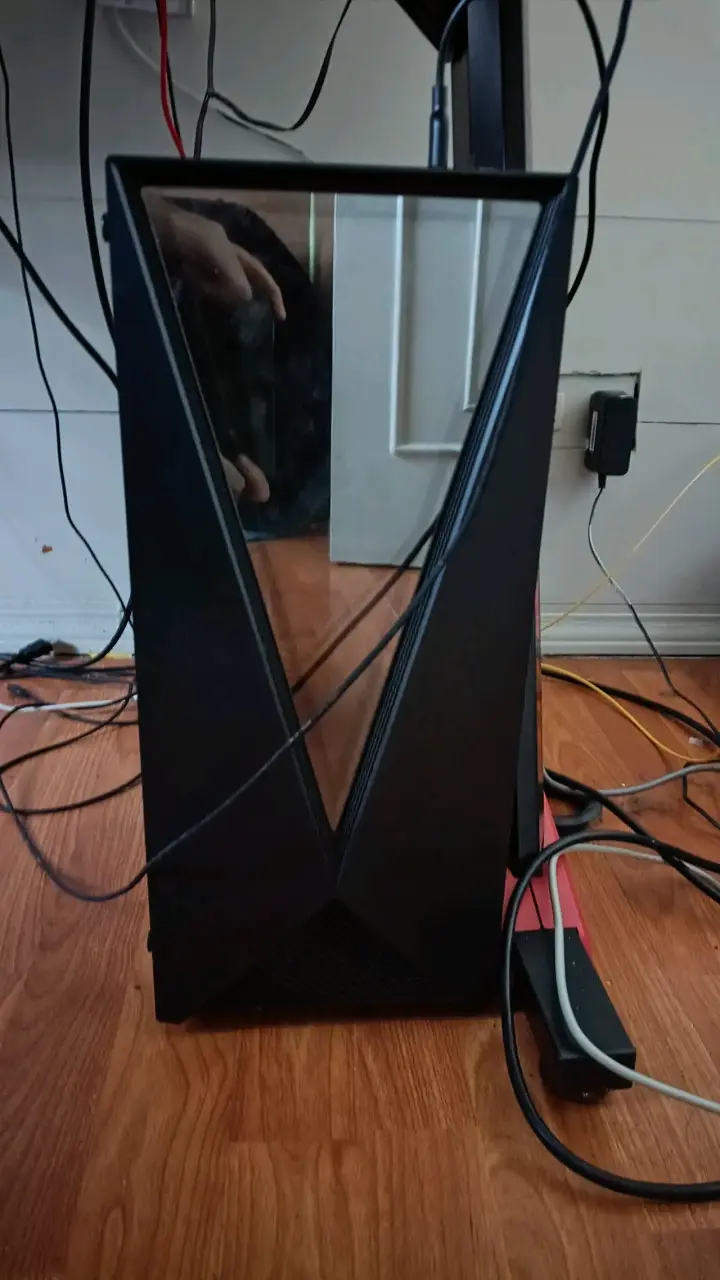 PC Gamer con Torre MSI y Luces LED - 2