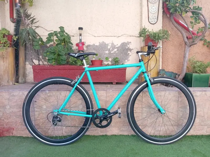 Bicicleta urbana color turquesa Aro 28 - 2